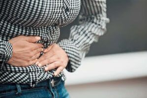 bolest břicha v důsledku škodlivých účinků kouření